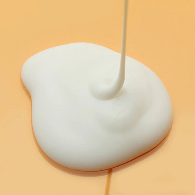 Elizavecca shampoo texture showing creamy nourishing formula for gentle cleansing