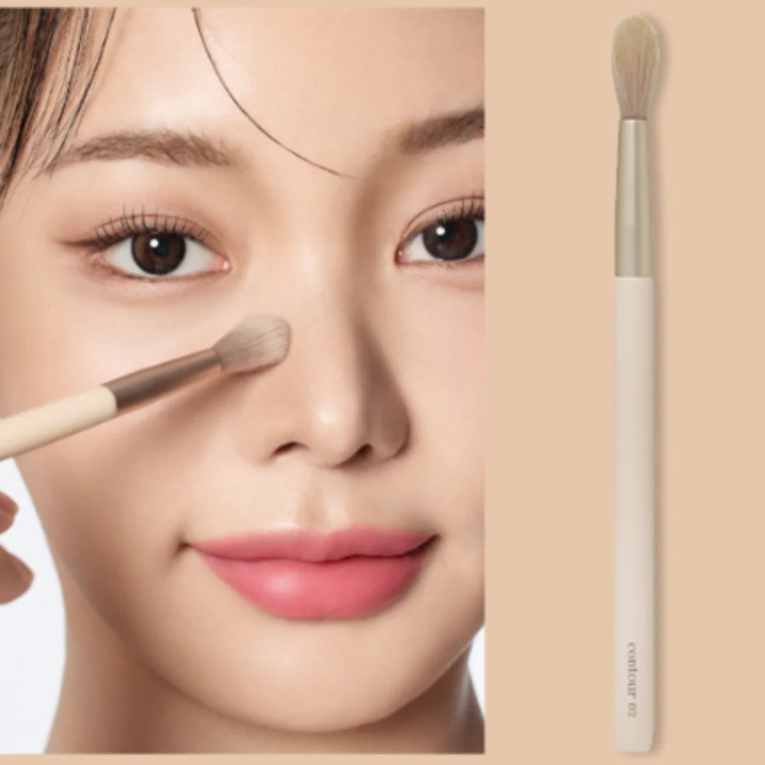 Using Etude nose brush for contouring and shading makeup