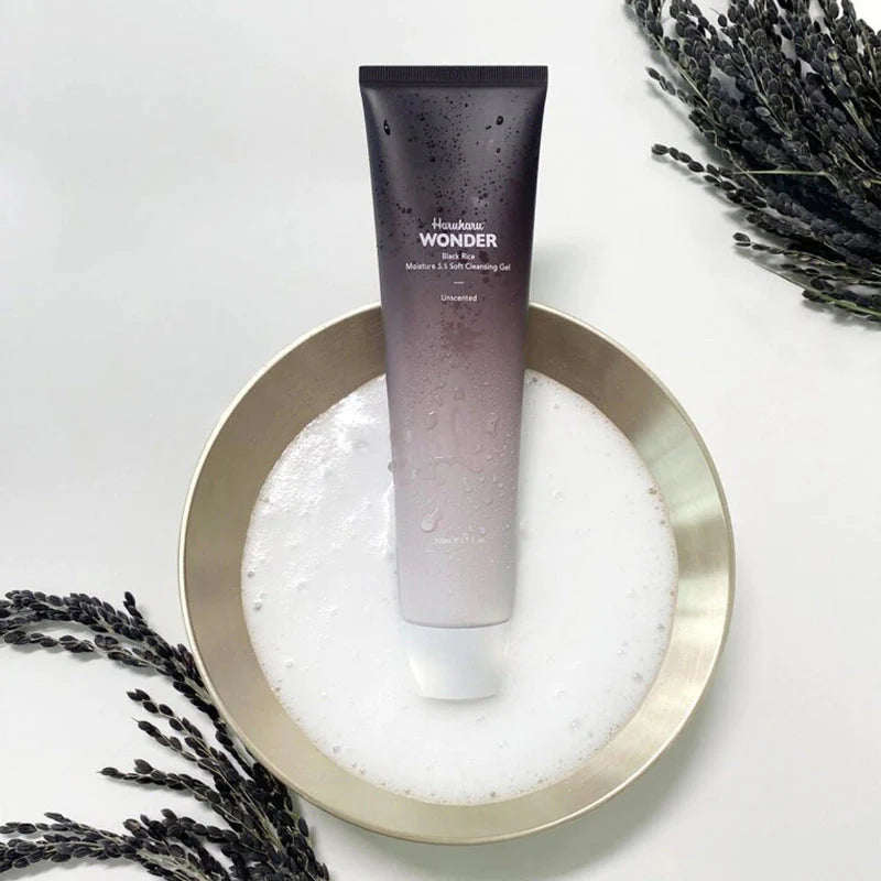 Haruharu Wonder Black Rice 5.5 Cleansing Gel showing soft foam lather - gentle daily Korean cleanser Saudi Arabia