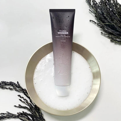 Haruharu Wonder Black Rice 5.5 Cleansing Gel showing soft foam lather - gentle daily Korean cleanser Saudi Arabia