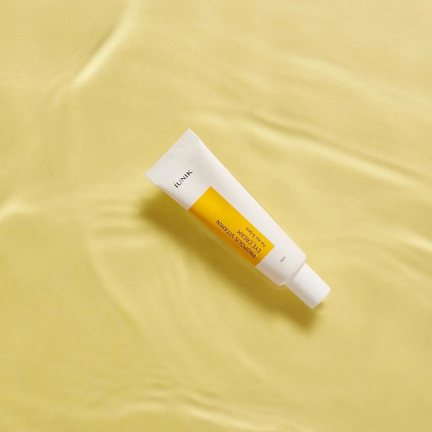 كريم العين بالبروبوليس والفيتامينات