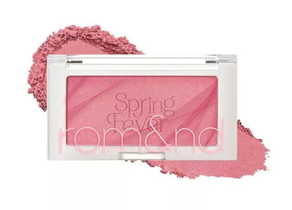 Romand Smooth texture adheres well for long-lasting and even color payoff