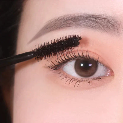 heimish Dailism Smudge Stop Mascara Volume applied on eyelashes for thicker and defined lashes